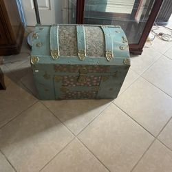 Vintage Floral trunk