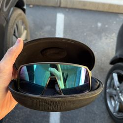 Oakley Sutro S