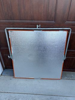 Matthews 40x40 expandable Mattboards and pivoting yoke and political bracket