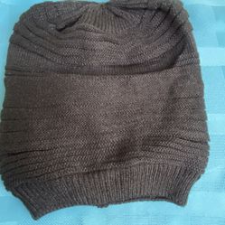 Black Oversized Knitted Beanie With Plush Lining 