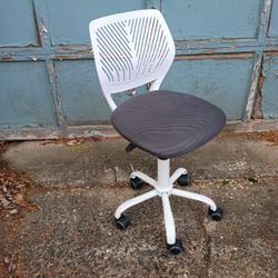 Office Chair In EXCELLENT CONDITION 