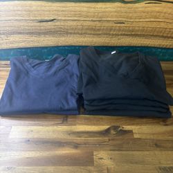 Uniqlo Men's 3XL Blue And Black V Neck T- Shirts Lot Of 6