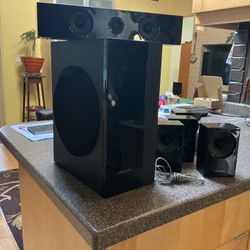 Samsung Subwoofer with 5 Samsung speakers