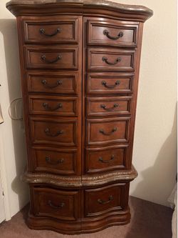 Dresser