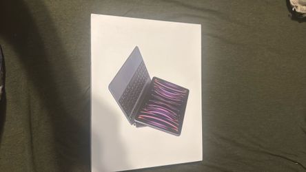 iPad Air 13 keyboard and case