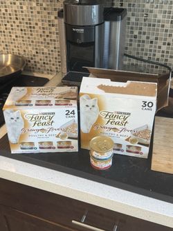35 Cans of Fancy Feast Cat Food - Gravy Lovers