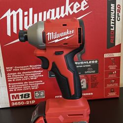 M18 18-Volt Lithium-lon Compact Brushless Cordless 1/4 in. Impact Driver Kit with One 2.0 Ah Battery