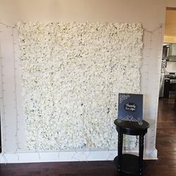 Ivory Flower Panels creates 8×8 backdrop