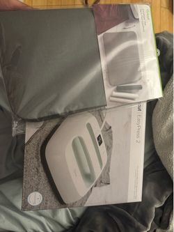 Brand New Cricut Easy Press 2 and Mat