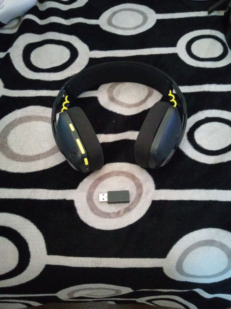 Logitech G435 Wireless Gaming Headset