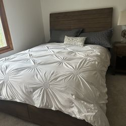 Full bedroom set: Solid Wood Bedroom Set – Queen Bed, Dresser, Mirror, Nightstand + Mattress