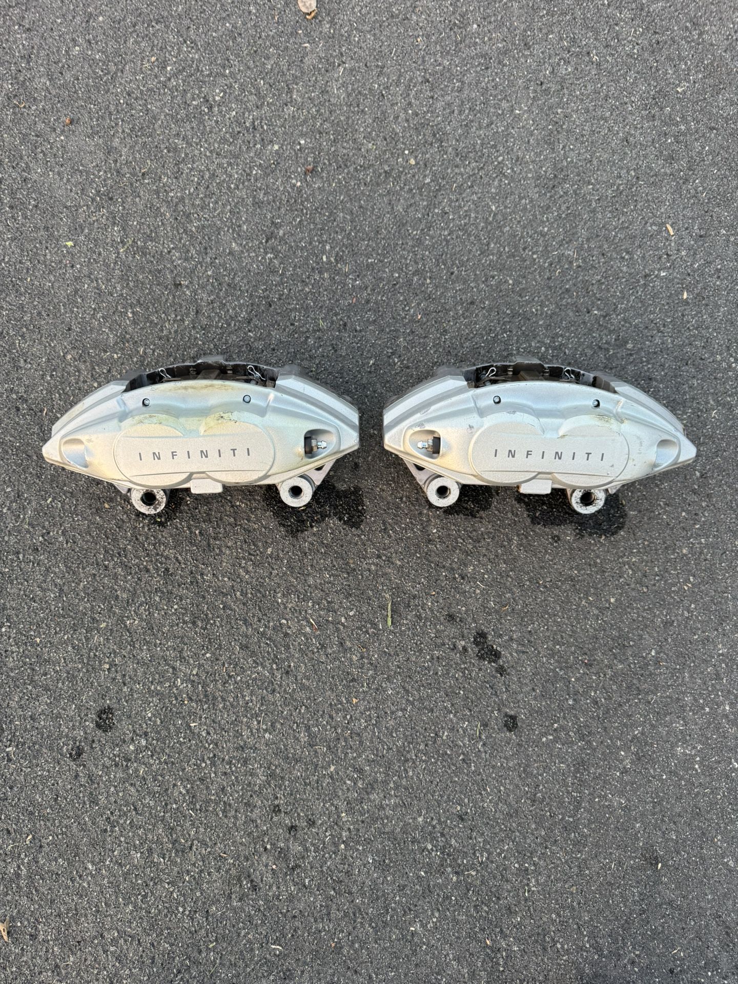 08-19 Infiniti G37 M37 Q50 Q60 Q70 Akebono Front Calipers