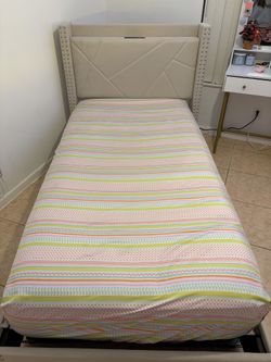 Twin bed