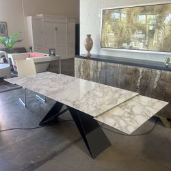 Contemporary Marble-Pattern Ceramic Extendable Dining Table