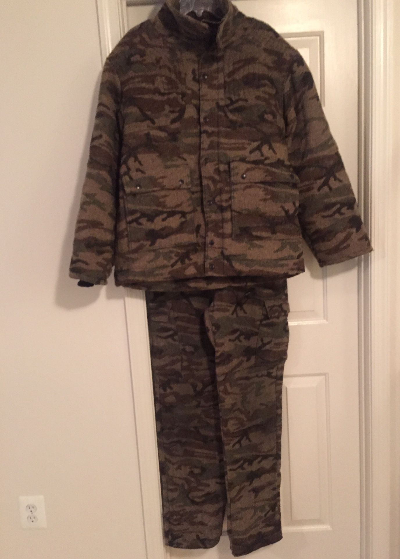 King of the mountain OmniTherm Proline outfitter size medium $300.00, Bibs size Medium 250.00