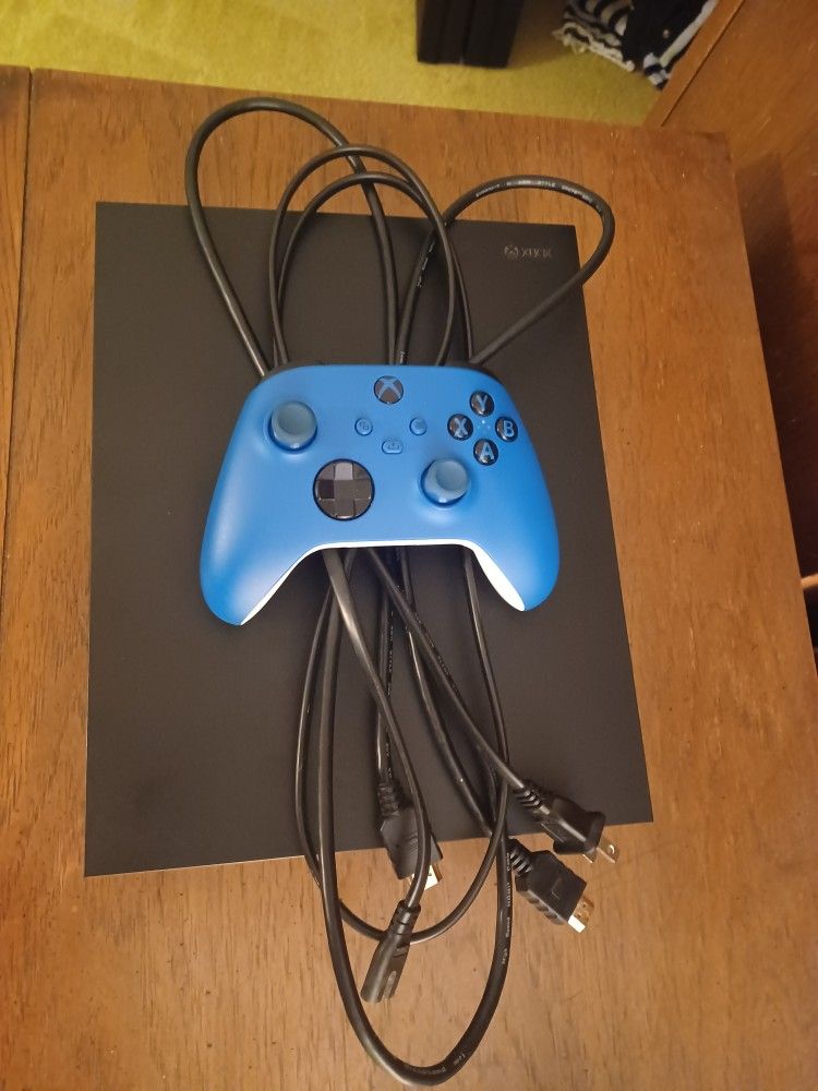 Xbox One X 1tb W/ Controller & Games