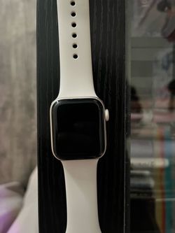 Apple Watch SE (2nd Generation) 40mm GPS + Cellular for sale.