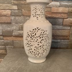 This Blanc De Chine Chinese Porcelain vase 