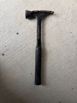 Vaughan Stealth Milled Face Framing Hammer Black Heavy Duty With Nail Holder