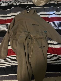 FEAR OF GOD ESSENTIALS NEW MEDIUM