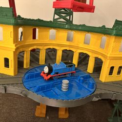 Thomas & Friends Toy Train Set, Super Station