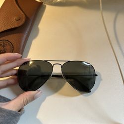 Ray-Ban All Black Polarized Sunglasses – Like New