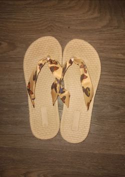 Butterfly Flip-flops  Size 7