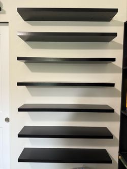 Set of 7 floating shelves - black