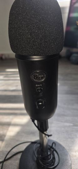 Blue Yeti USB Mic