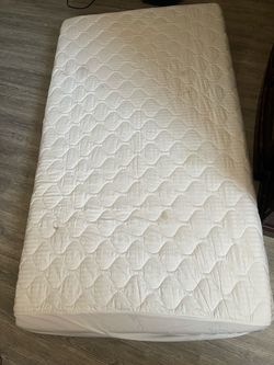 Twin XL bed mattress