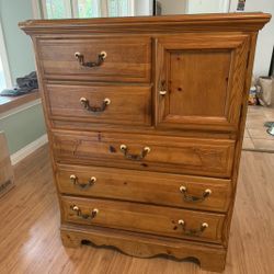 Vaughan-Bassett wood dresser/chest