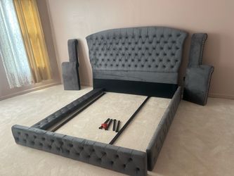 King Size Tufted bed