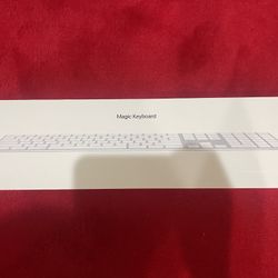 Apple Magic (MQ052LL/A) Wireless Keyboard with Numeric Pad - Silver BRAND NEW!