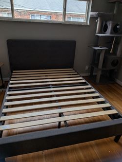 Queen bedframe with headboard