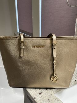 Golden Michael Kors Handbag Jet Set With Top Zipper