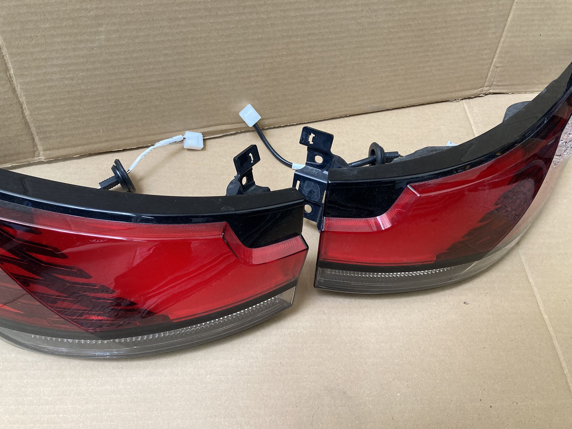 2023 2024 Lexus RX 350, RX 350h, RX 500H Outer Tail Lights