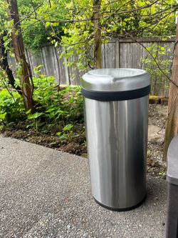 Trash can