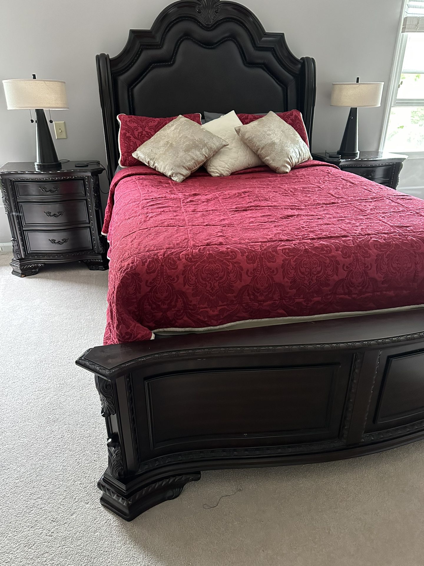 Antique Wood Queen Bedroom Set 