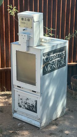 Newspaper machine (coin-op)