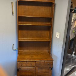 Vintage Ethan Allen Baumritter Maple Hutch: Solid Wood, Excellent Condition