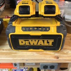 Dewalt Bluetooth Speaker With 2Amp Power Batteries