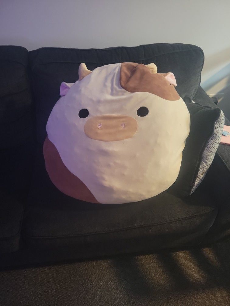 Ronnie The Cow Squish mallow 24"