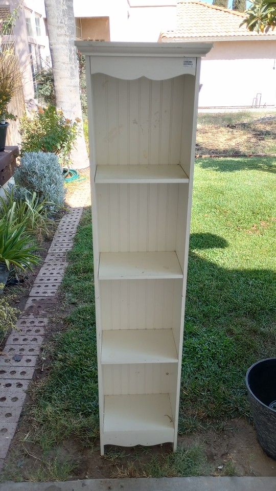 Bookshelf 