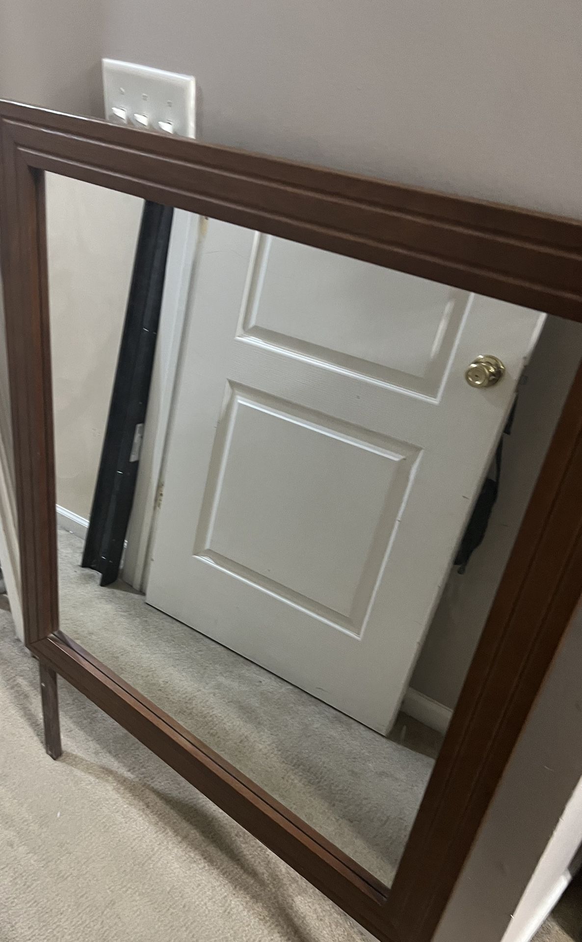 Dresser With Mirror