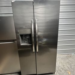 very nice Frigidaire refrigerator everything work good only $400