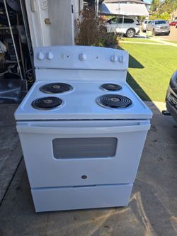 Stove Electric! Stove Oven, Great working Condition! White or Black! Fully Works, Delivery Available, 30 day Replacement Warranty! Refrigerators too!