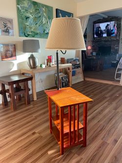 Vintage Side Table with Lamp