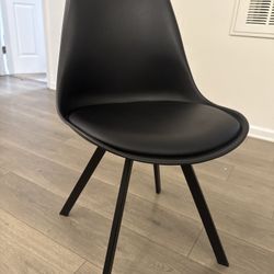 🪑 Modern Black Chair – 33” Tall x 19” Wide