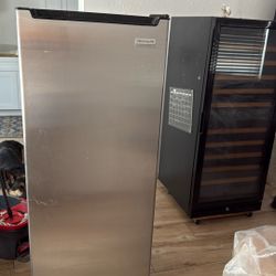 Frigidaire Upright Fridge Or Freezer 