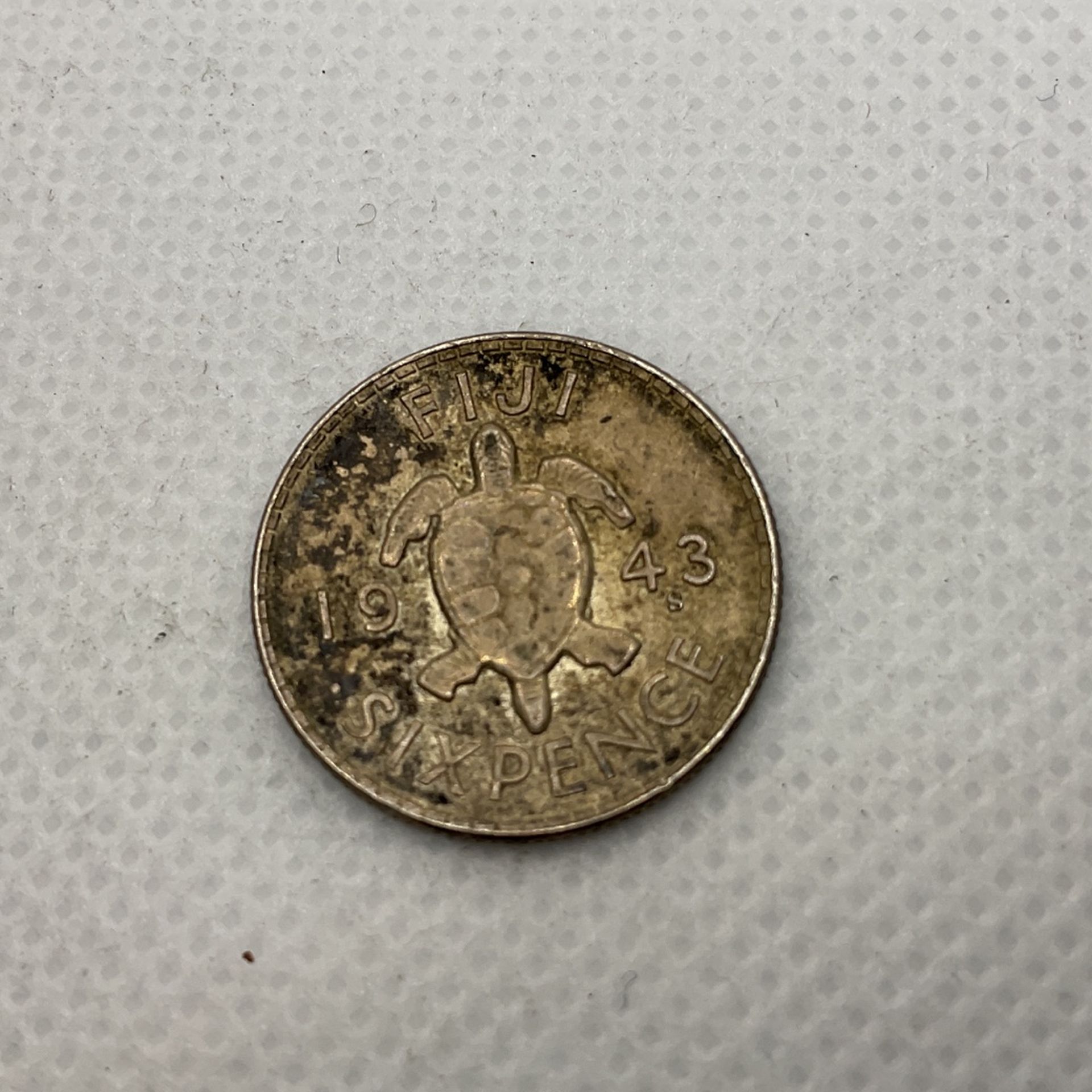 1943-S FIJI SIX. PENCE SILVER COLLECTOR COIN